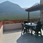 Xemoni House