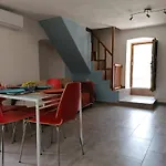 Xemoni House