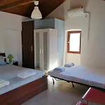 Xemoni House
