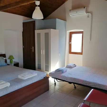 Xemoni House